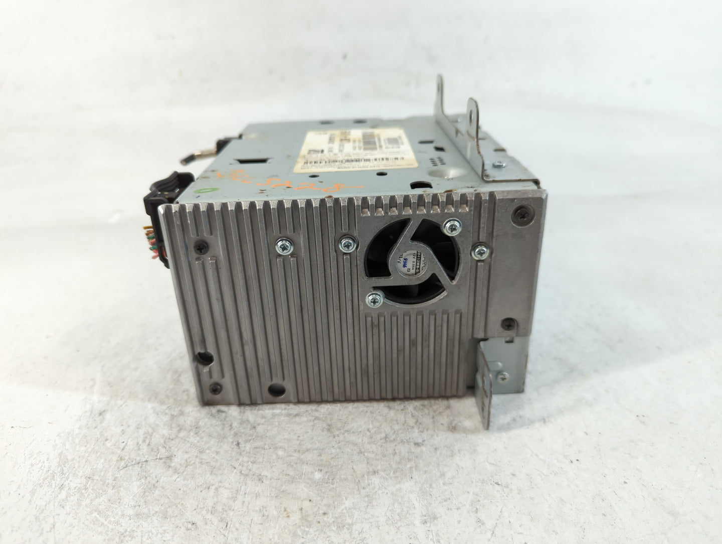 2010 Chevrolet Equinox Radio AM FM Cd Player Receiver Replacement P/N:20854719 Fits OEM Used Auto Parts - Oemusedautoparts1.com