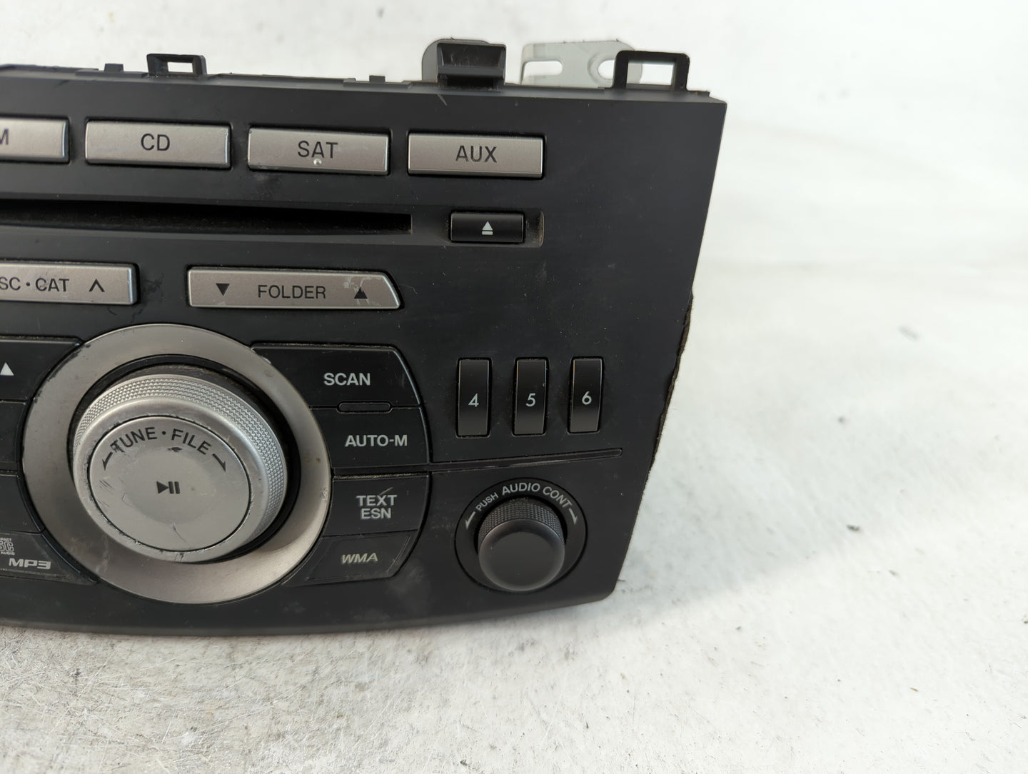 2011 Mazda 3 Radio AM FM Cd Player Receiver Replacement P/N:BBM2 66 AR0A 14799946 Fits OEM Used Auto Parts - Oemusedautoparts1.com