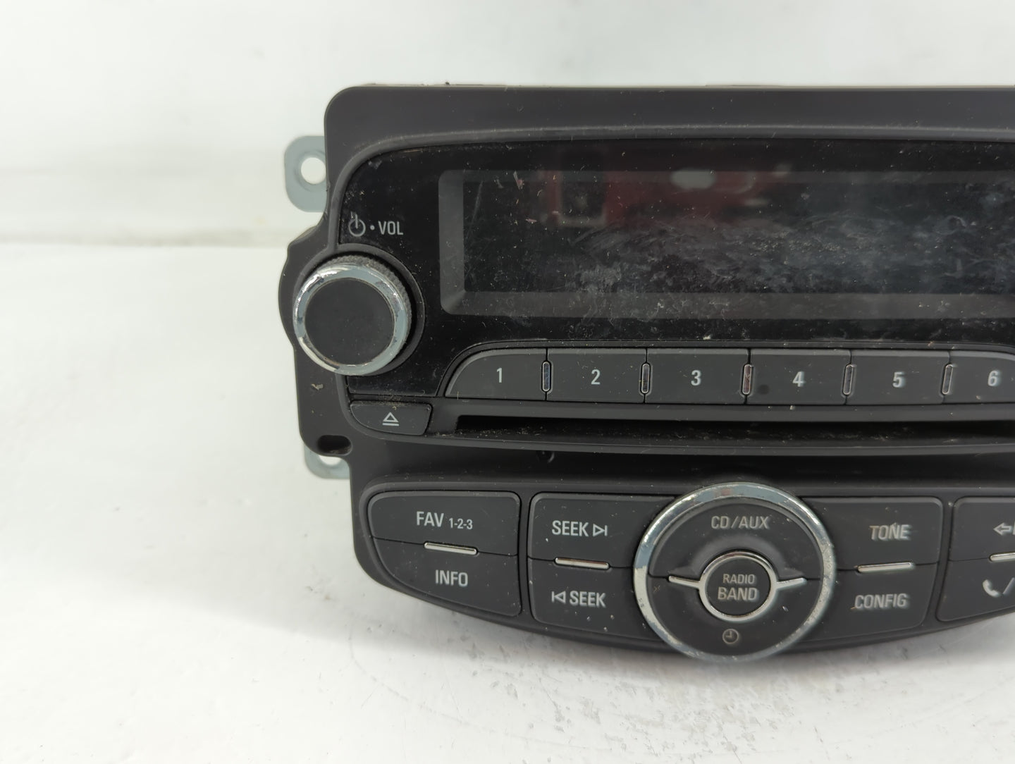 2013 Chevrolet Sonic Radio AM FM Cd Player Receiver Replacement P/N:95315734 95242290, 688277334 Fits OEM Used Auto Parts - Oemusedautoparts1.com