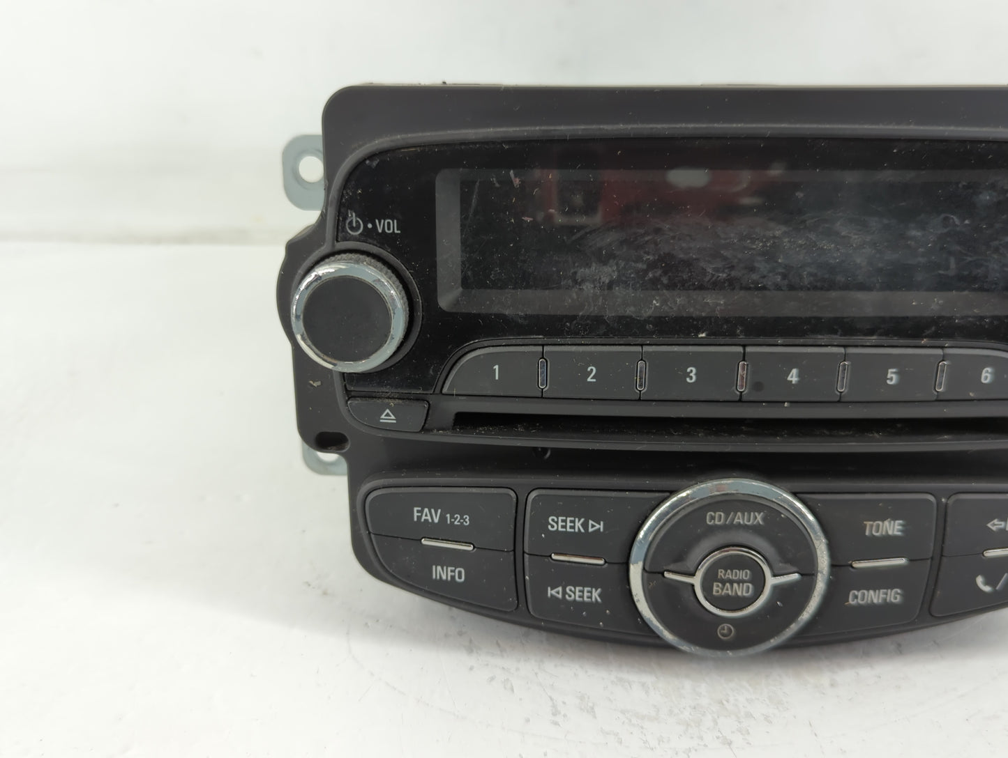 2013 Chevrolet Sonic Radio AM FM Cd Player Receiver Replacement P/N:95315734 95242290, 688277334 Fits OEM Used Auto Parts - Oemusedautoparts1.com