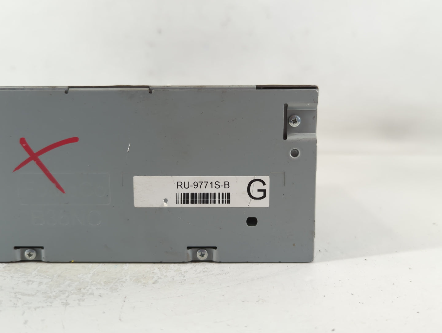 2020 Ford Mustang Radio AM FM Cd Player Receiver Replacement P/N:LR3T-18D832-EG Fits OEM Used Auto Parts - Oemusedautoparts1.com