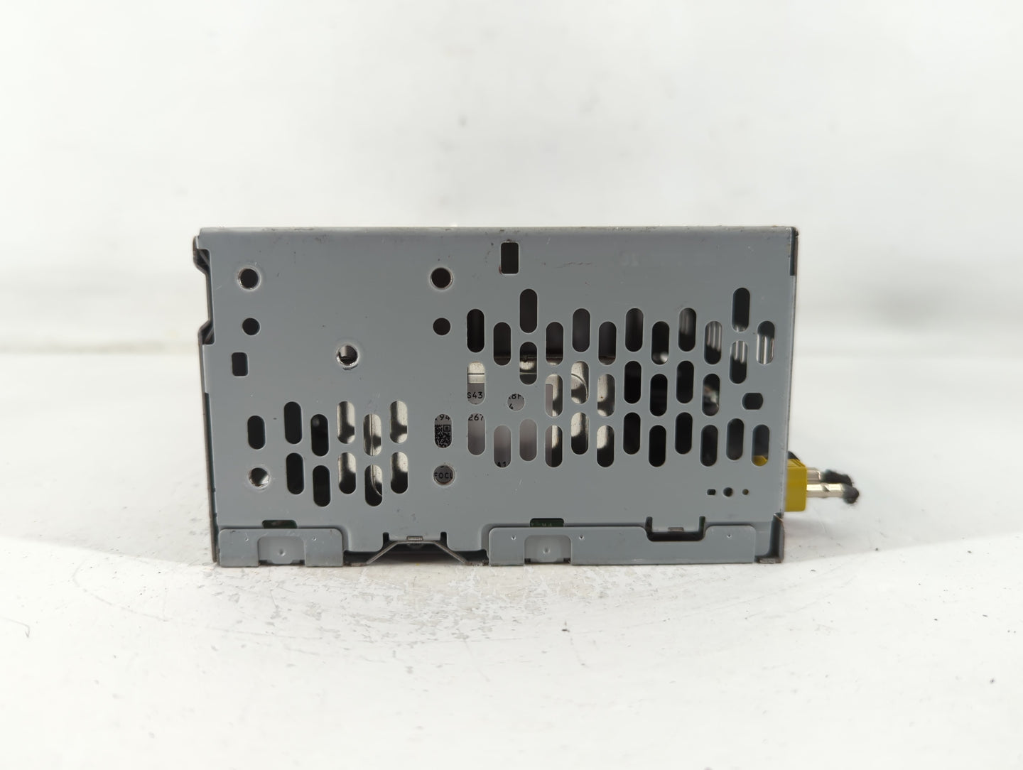 2020 Ford Mustang Radio AM FM Cd Player Receiver Replacement P/N:LR3T-18D832-EG Fits OEM Used Auto Parts - Oemusedautoparts1.com