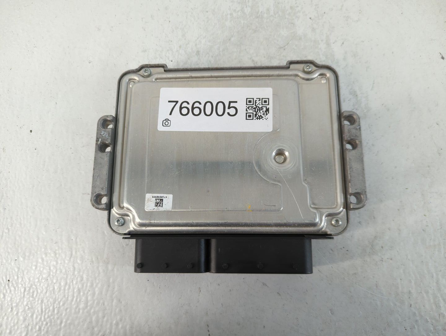 2017 Jaguar Xe PCM Engine Control Computer ECU ECM PCU OEM P/N:EJ32-12B684-MC Fits OEM Used Auto Parts - Oemusedautoparts1.com