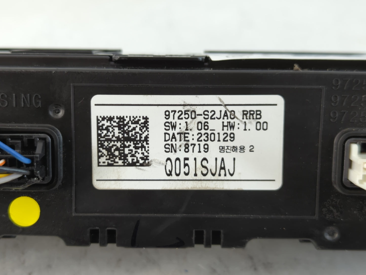 2021 Hyundai Santa Fe Climate Control Module Temperature AC/Heater Replacement P/N:97250-S2JA0 Fits OEM Used Auto Parts - Oemusedautoparts1.com