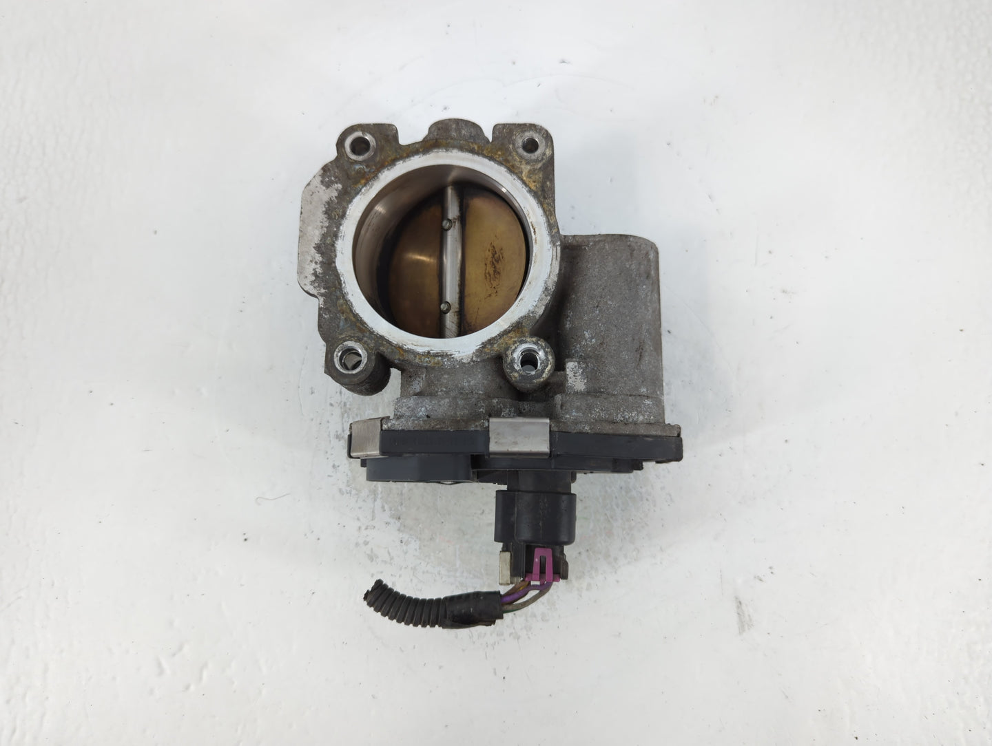 2010-2011 Chevrolet Equinox Throttle Body P/N:AA186AA3044 Fits Fits 2007 2008 2009 2010 2011 2012 OEM Used Auto Parts - Oemusedautoparts1.com