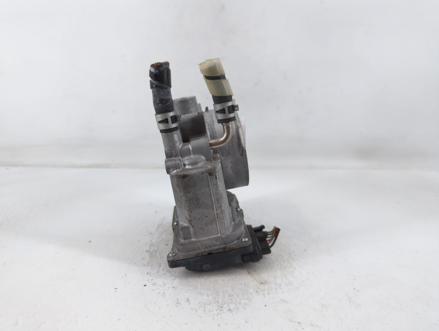 2007-2018 Lexus Es350 Throttle Body P/N:22030-0P050 Fits OEM Used Auto Parts - Oemusedautoparts1.com