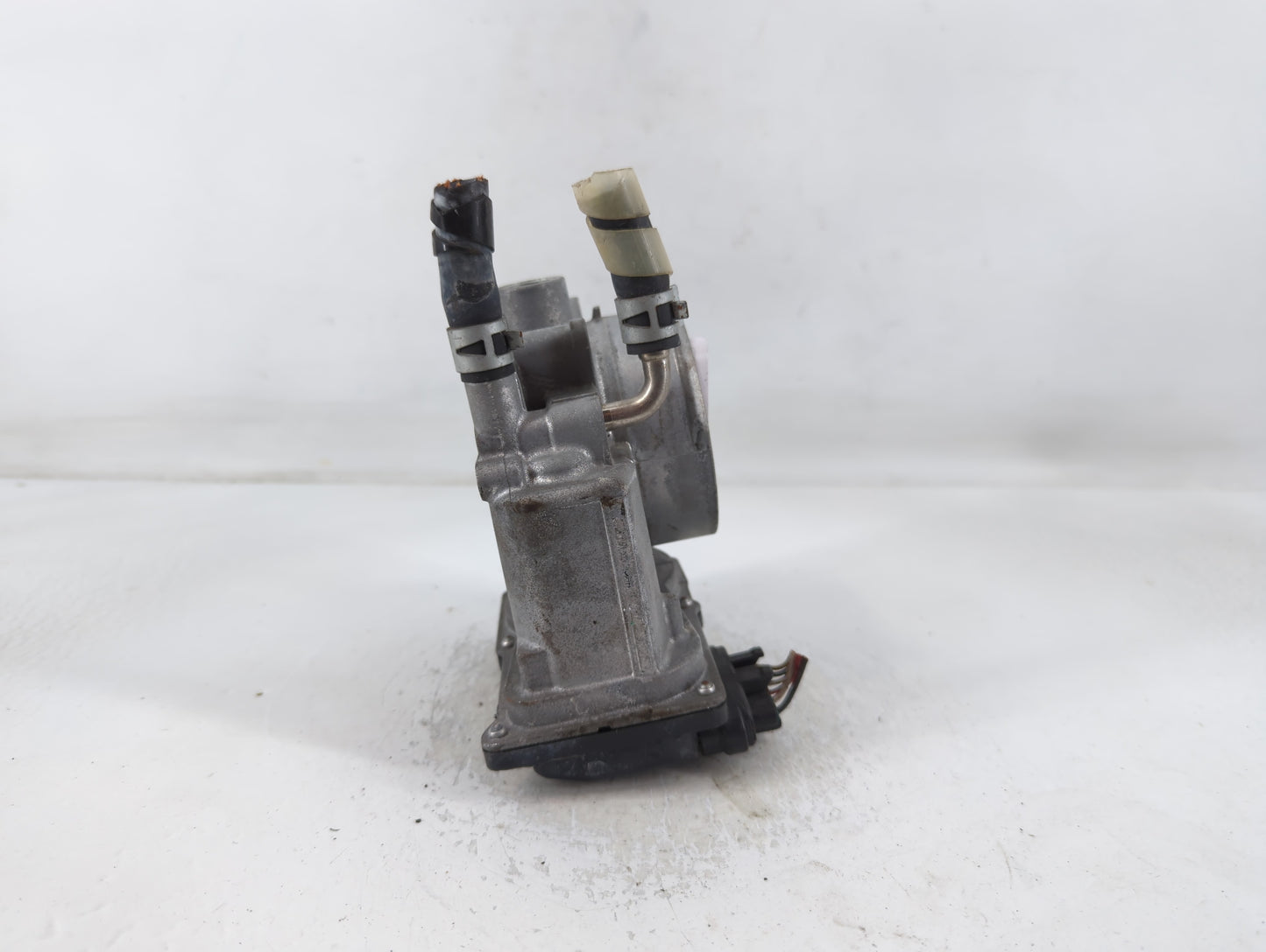 2007-2018 Lexus Es350 Throttle Body P/N:22030-0P050 Fits OEM Used Auto Parts - Oemusedautoparts1.com