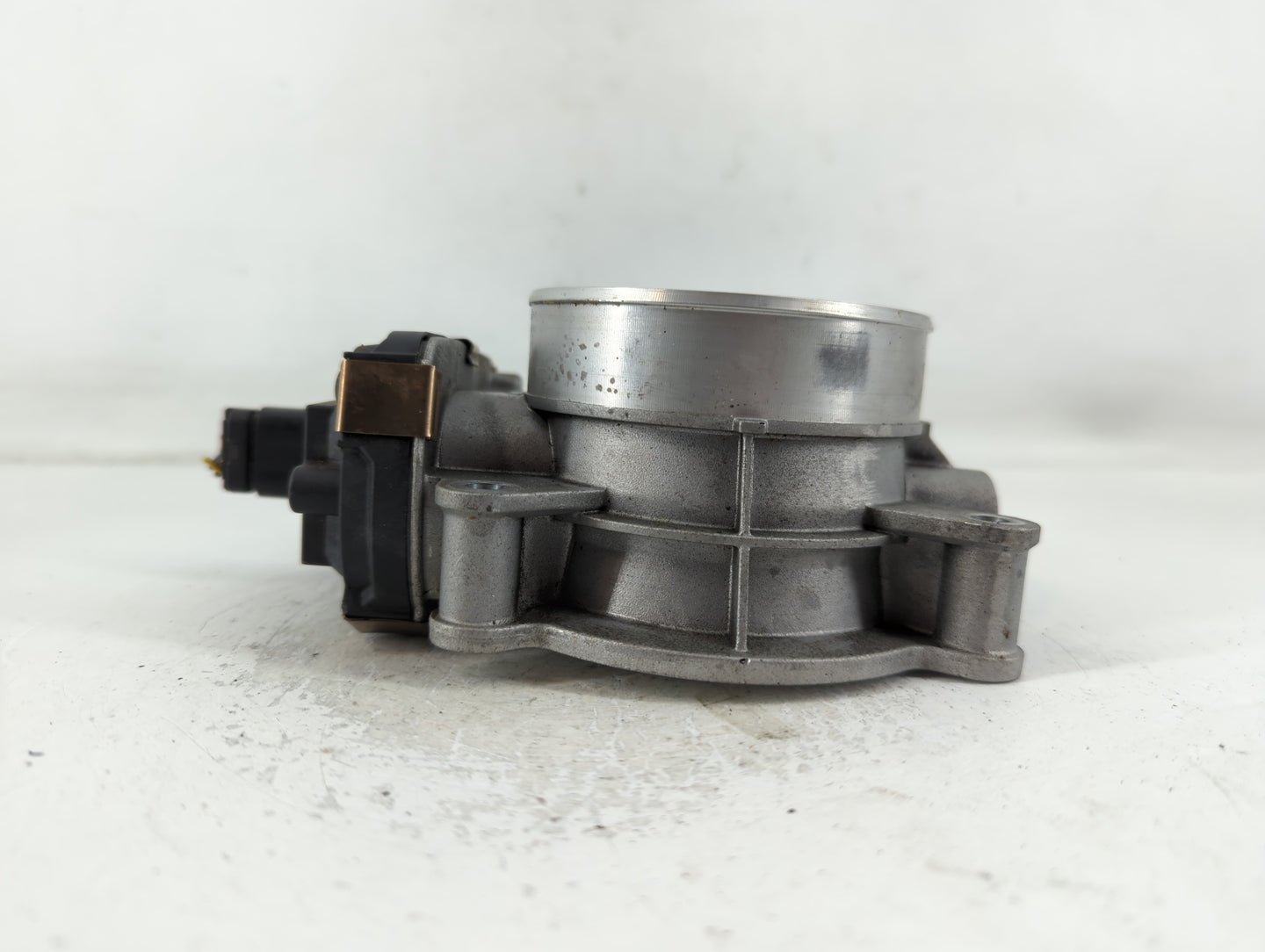 2014-2022 Chevrolet Silverado 1500 Throttle Body P/N:12678224 Fits Fits 2014 2015 2016 2017 2018 2019 2020 2021 2022 OEM Used Auto Parts - Oemusedautoparts1.com