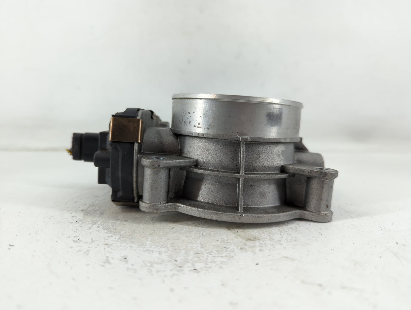 2014-2022 Chevrolet Silverado 1500 Throttle Body P/N:12678224 Fits Fits 2014 2015 2016 2017 2018 2019 2020 2021 2022 OEM Used Auto Parts - Oemusedautoparts1.com