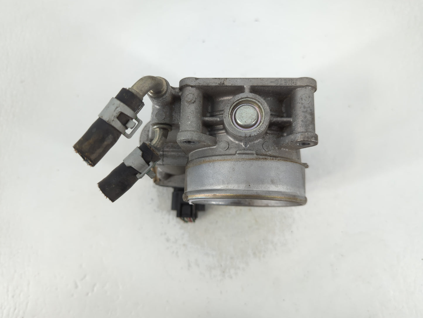 2015-2016 Nissan Pathfinder Throttle Body P/N:RME70-50 Fits Fits 2015 2016 2017 2018 2019 2020 2021 2022 OEM Used Auto Parts - Oemusedautoparts1.com