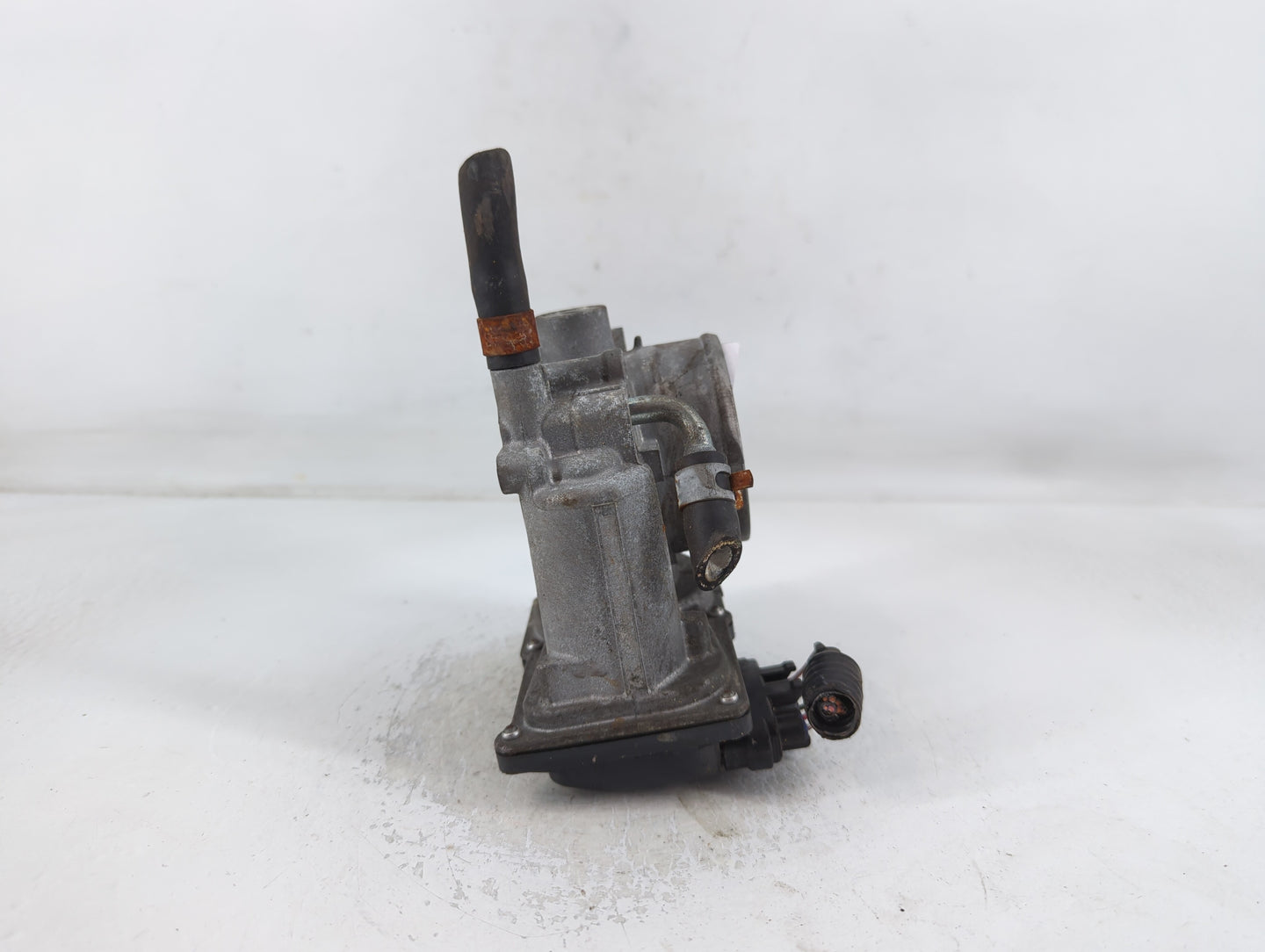 2011-2018 Subaru Forester Throttle Body P/N:16112AA380 Fits Fits 2011 2012 2013 2014 2015 2016 2017 2018 OEM Used Auto Parts - Oemusedautoparts1.com