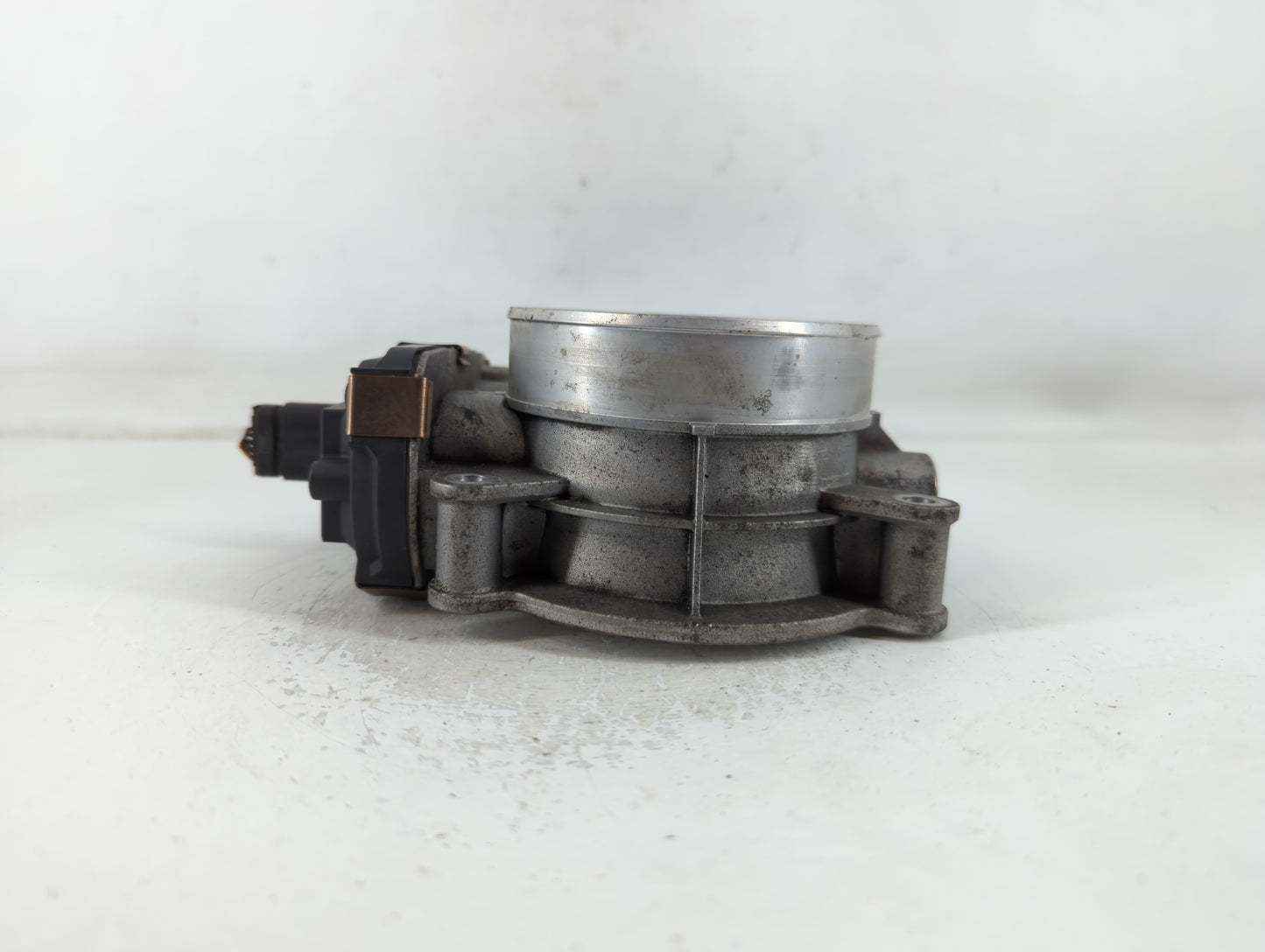 2016 Gmc Yukon Xl Throttle Body P/N:12620263 Fits Fits 2014 2015 2017 2018 2019 2020 2021 2022 OEM Used Auto Parts - Oemusedautoparts1.com