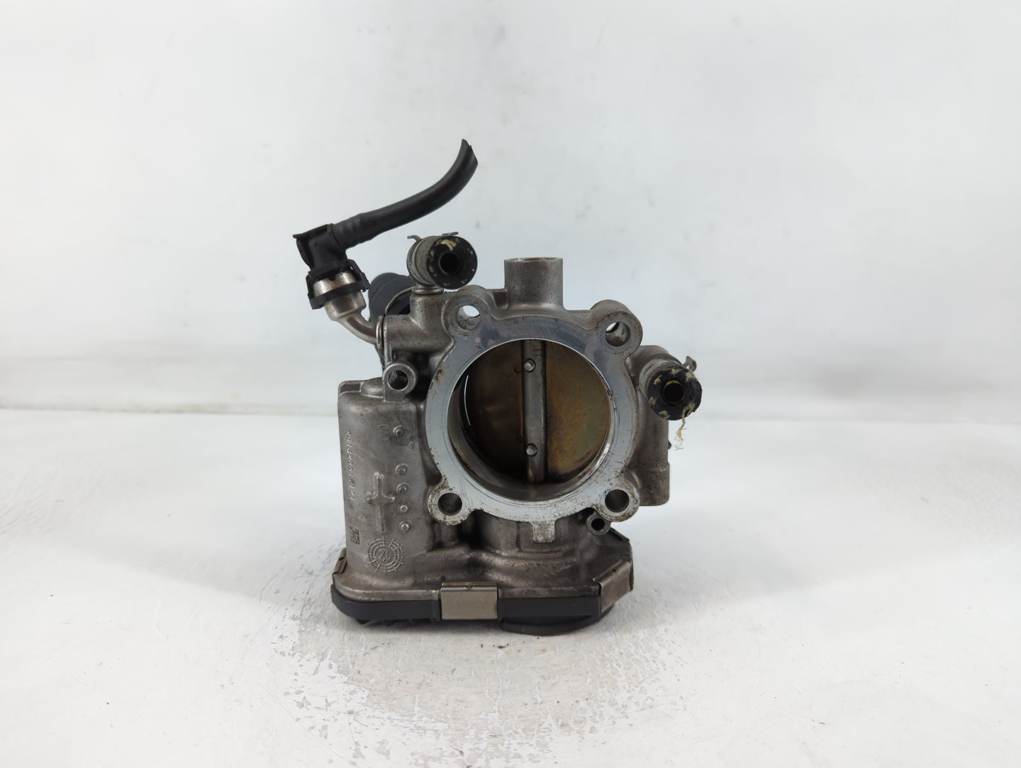 2014-2015 Chevrolet Cruze Throttle Body P/N:55 561495 Fits Fits 2014 2015 OEM Used Auto Parts - Oemusedautoparts1.com