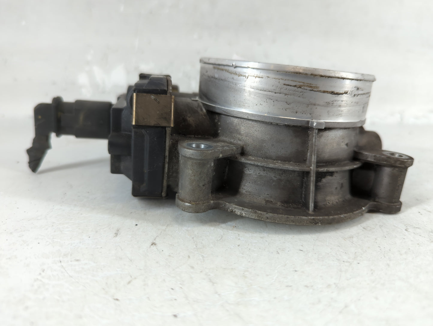 2016-2019 Gmc Savana 2500 Throttle Body P/N:12678312 Fits Fits 2014 2015 2016 2017 2018 2019 2020 2021 2022 OEM Used Auto Parts - Oemusedautoparts1.com