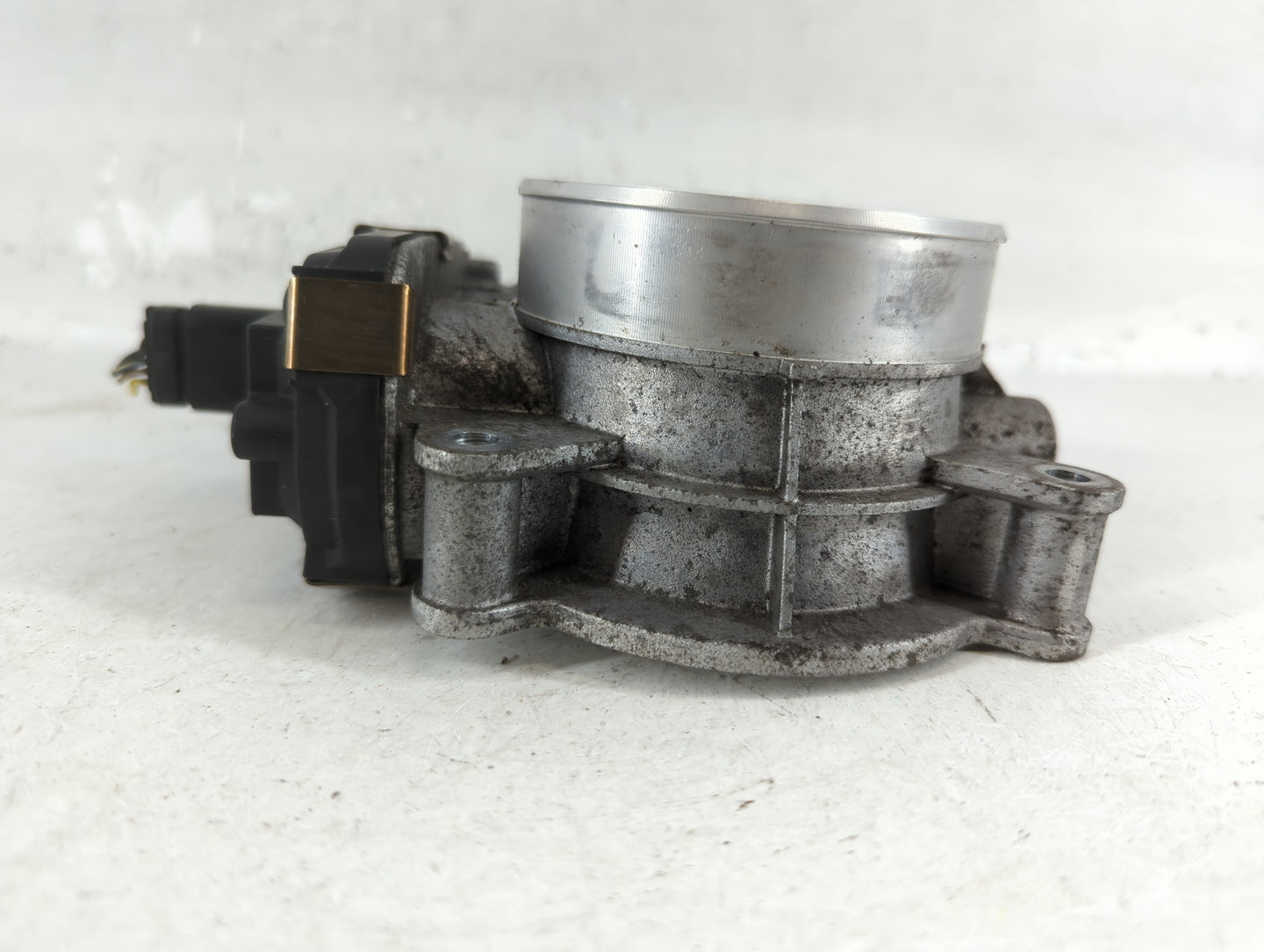 2014-2022 Chevrolet Silverado 1500 Throttle Body P/N:12678224 Fits Fits 2014 2015 2016 2017 2018 2019 2020 2021 2022 OEM Used Auto Parts - Oemusedautoparts1.com