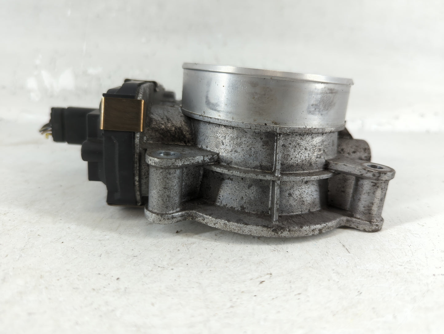 2014-2022 Chevrolet Silverado 1500 Throttle Body P/N:12678224 Fits Fits 2014 2015 2016 2017 2018 2019 2020 2021 2022 OEM Used Auto Parts - Oemusedautoparts1.com