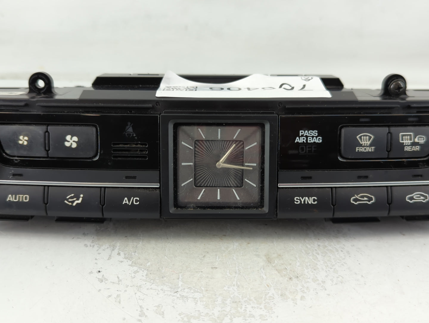 2015-2016 Hyundai Genesis Climate Control Module Temperature AC/Heater Replacement P/N:97250-B1120 Fits Fits 2015 2016 2017 OEM Used Auto Parts - Oemusedautoparts1.com