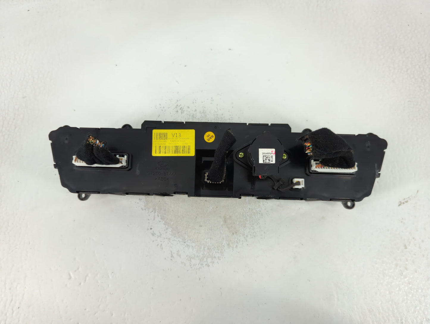 2015-2016 Hyundai Genesis Climate Control Module Temperature AC/Heater Replacement P/N:97250-B1120 Fits Fits 2015 2016 2017 OEM Used Auto Parts - Oemusedautoparts1.com