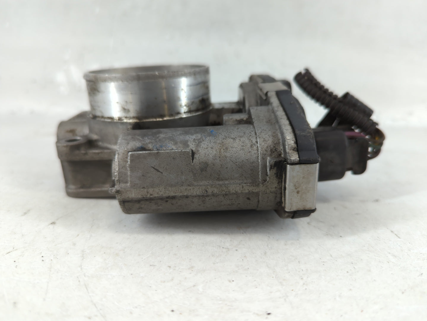 2010-2011 Chevrolet Equinox Throttle Body P/N:0830AA186AA Fits Fits 2007 2008 2009 2010 2011 2012 OEM Used Auto Parts - Oemusedautoparts1.com
