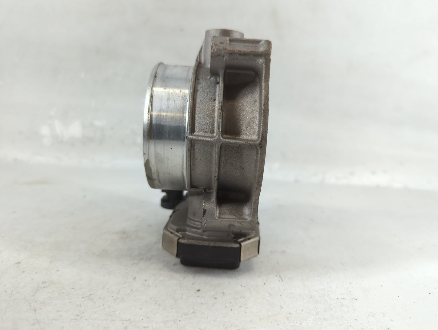2017-2022 Chevrolet Traverse Throttle Body P/N:12632172BA Fits Fits 2012 2013 2014 2015 2016 2017 2018 2019 2020 2021 2022 OEM Used Auto Parts - Oemusedautoparts1.com