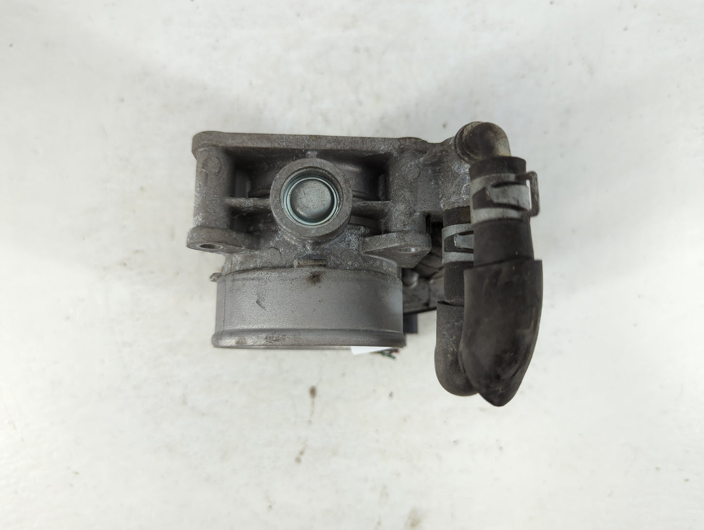 2008-2013 Infiniti G37 Throttle Body P/N:5930 526-02 Fits OEM Used Auto Parts - Oemusedautoparts1.com
