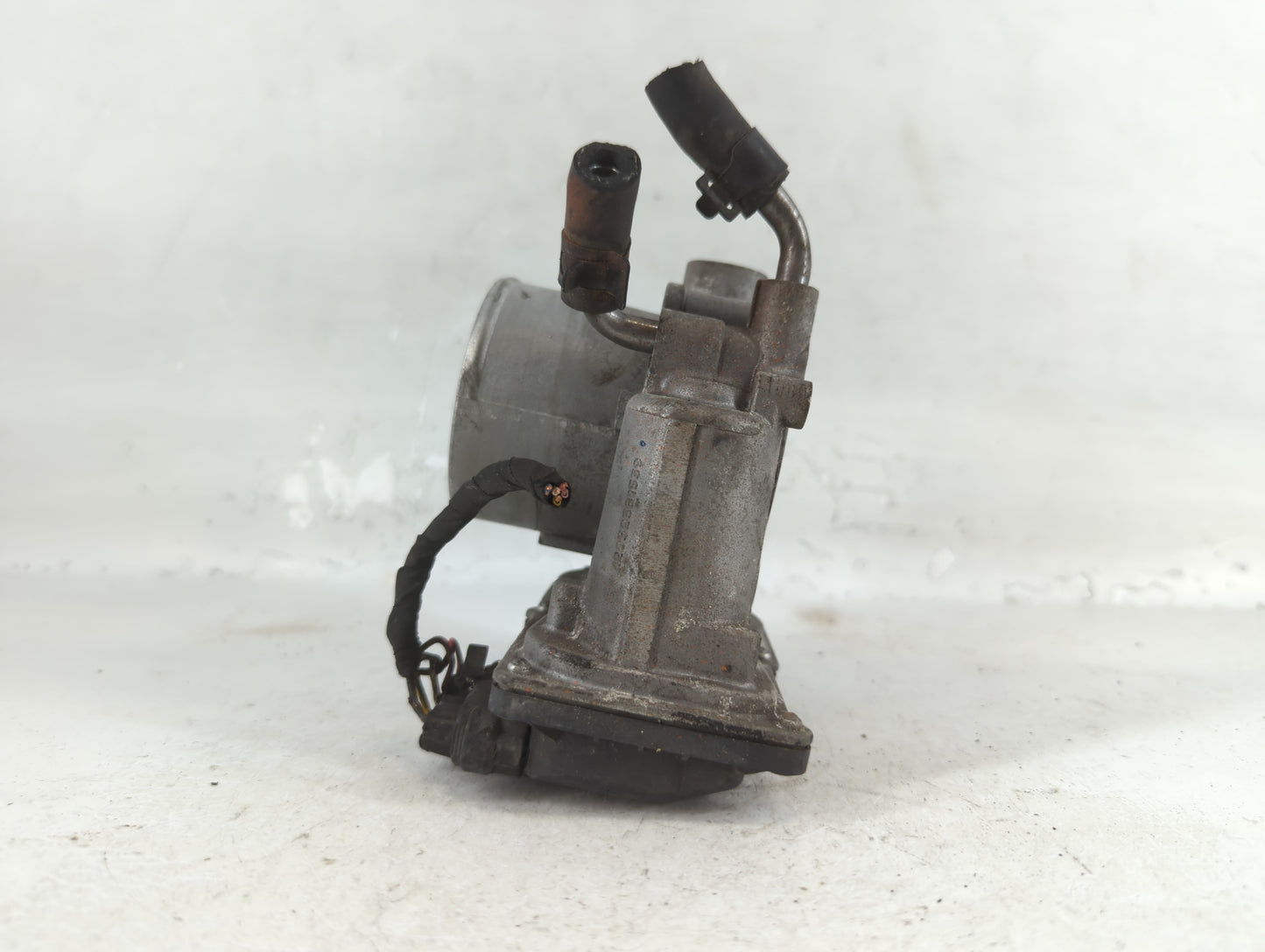 2012-2013 Kia Soul Throttle Body P/N:35100-2E400 Fits Fits 2012 2013 2014 2015 2016 2018 2019 2020 2021 OEM Used Auto Parts - Oemusedautoparts1.com