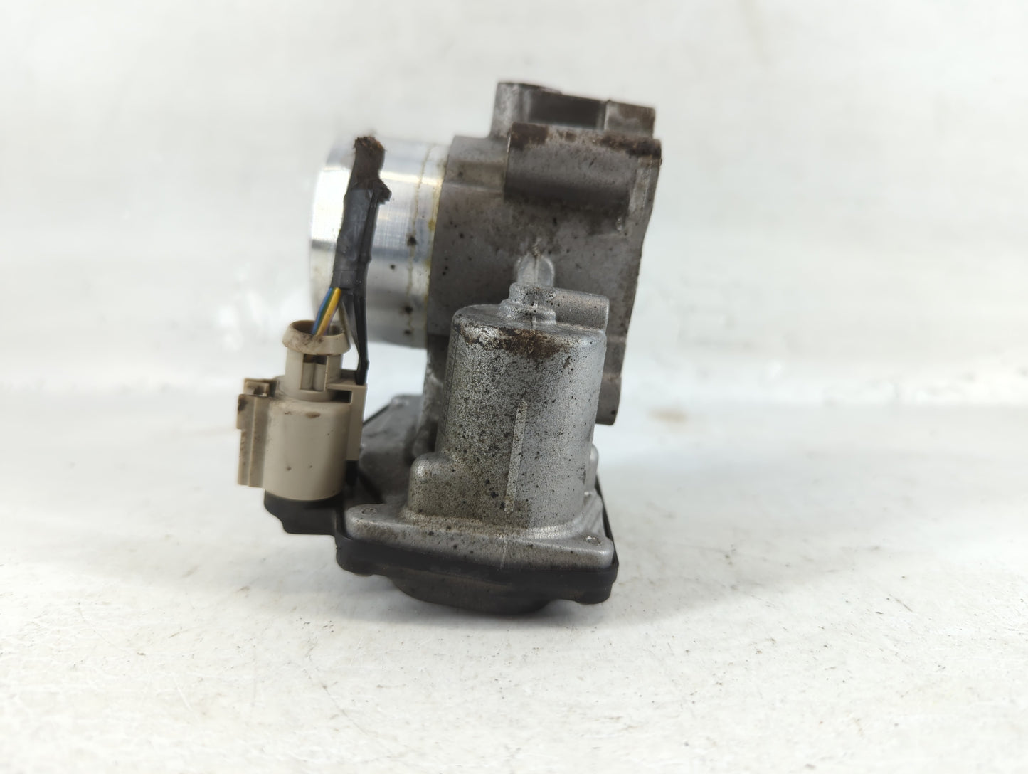 2014-2020 Ford Fusion Throttle Body P/N:B20 007 5005 DS7G-9F991-CA Fits Fits 2014 2015 2016 2017 2018 2019 2020 OEM Used Auto Parts - Oemusedautoparts1.com