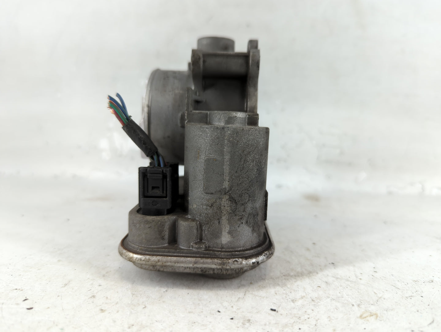 2007-2017 Jeep Patriot Throttle Body P/N:04891735AC Fits Fits 2007 2008 2009 2010 2011 2012 2013 2014 2015 2016 2017 2018 OEM Used Auto Parts - Oemusedautoparts1.com