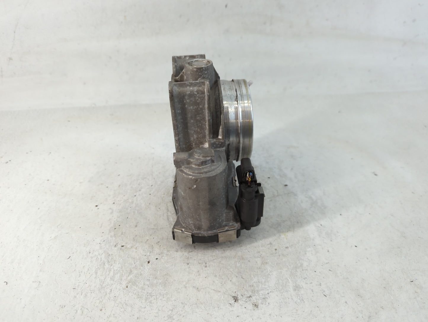 2014-2019 Cadillac Cts Throttle Body P/N:12627067DA Fits Fits 2013 2014 2015 2016 2017 2018 2019 2020 2021 OEM Used Auto Parts - Oemusedautoparts1.com