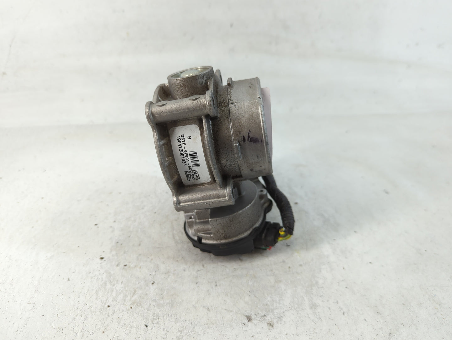 2013-2020 Ford Fusion Throttle Body P/N:DS7E-9F991-AK Fits Fits 2013 2014 2015 2016 2017 2018 2019 2020 2021 2022 OEM Used Auto Parts - Oemusedautoparts1.com