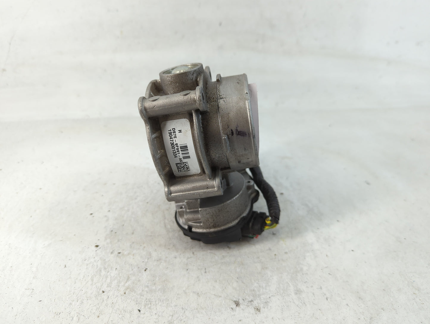 2013-2020 Ford Fusion Throttle Body P/N:DS7E-9F991-AK Fits Fits 2013 2014 2015 2016 2017 2018 2019 2020 2021 2022 OEM Used Auto Parts - Oemusedautoparts1.com