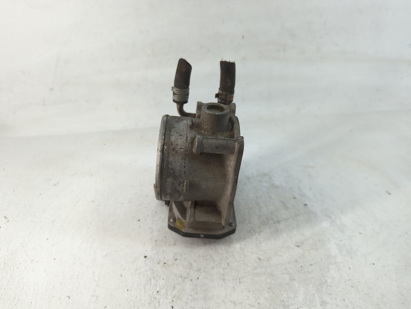 2007-2016 Toyota Sienna Throttle Body P/N:22030-0P050 Fits OEM Used Auto Parts - Oemusedautoparts1.com