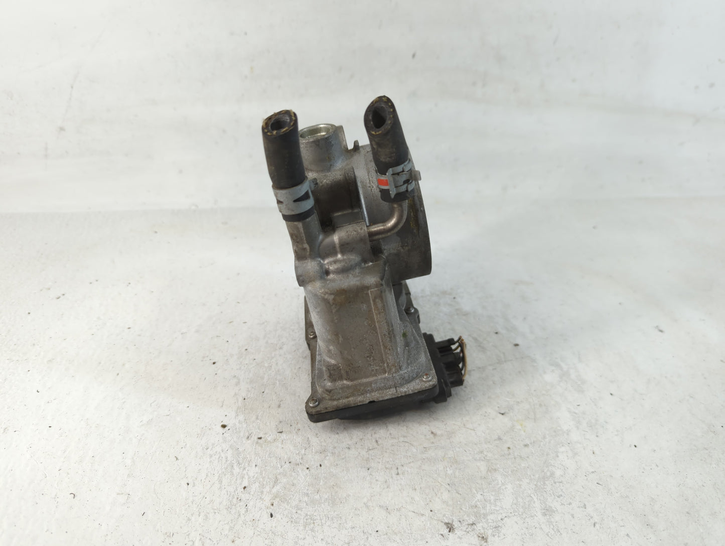 2007-2016 Toyota Sienna Throttle Body P/N:22030-0P050 Fits OEM Used Auto Parts - Oemusedautoparts1.com