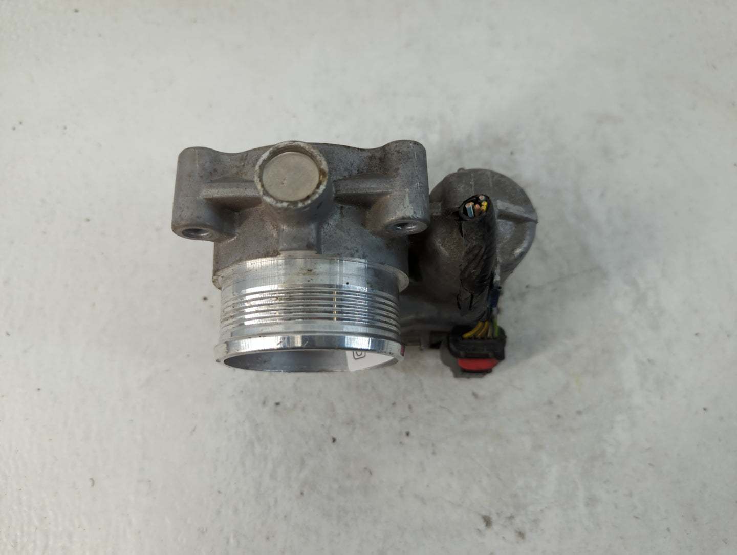 2014-2018 Ford Focus Throttle Body P/N:DS7E-9F991-BB Fits Fits 2014 2015 2016 2017 2018 2019 2020 2021 2022 OEM Used Auto Parts - Oemusedautoparts1.com