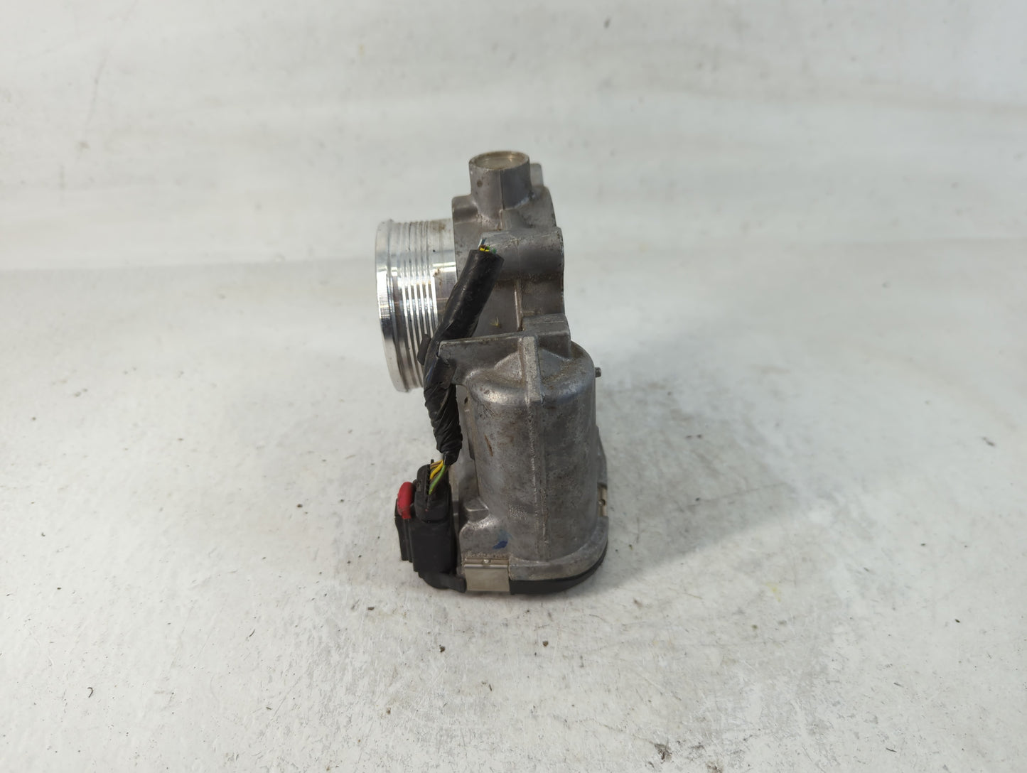 2014-2018 Ford Focus Throttle Body P/N:DS7E-9F991-BB Fits Fits 2014 2015 2016 2017 2018 2019 2020 2021 2022 OEM Used Auto Parts - Oemusedautoparts1.com
