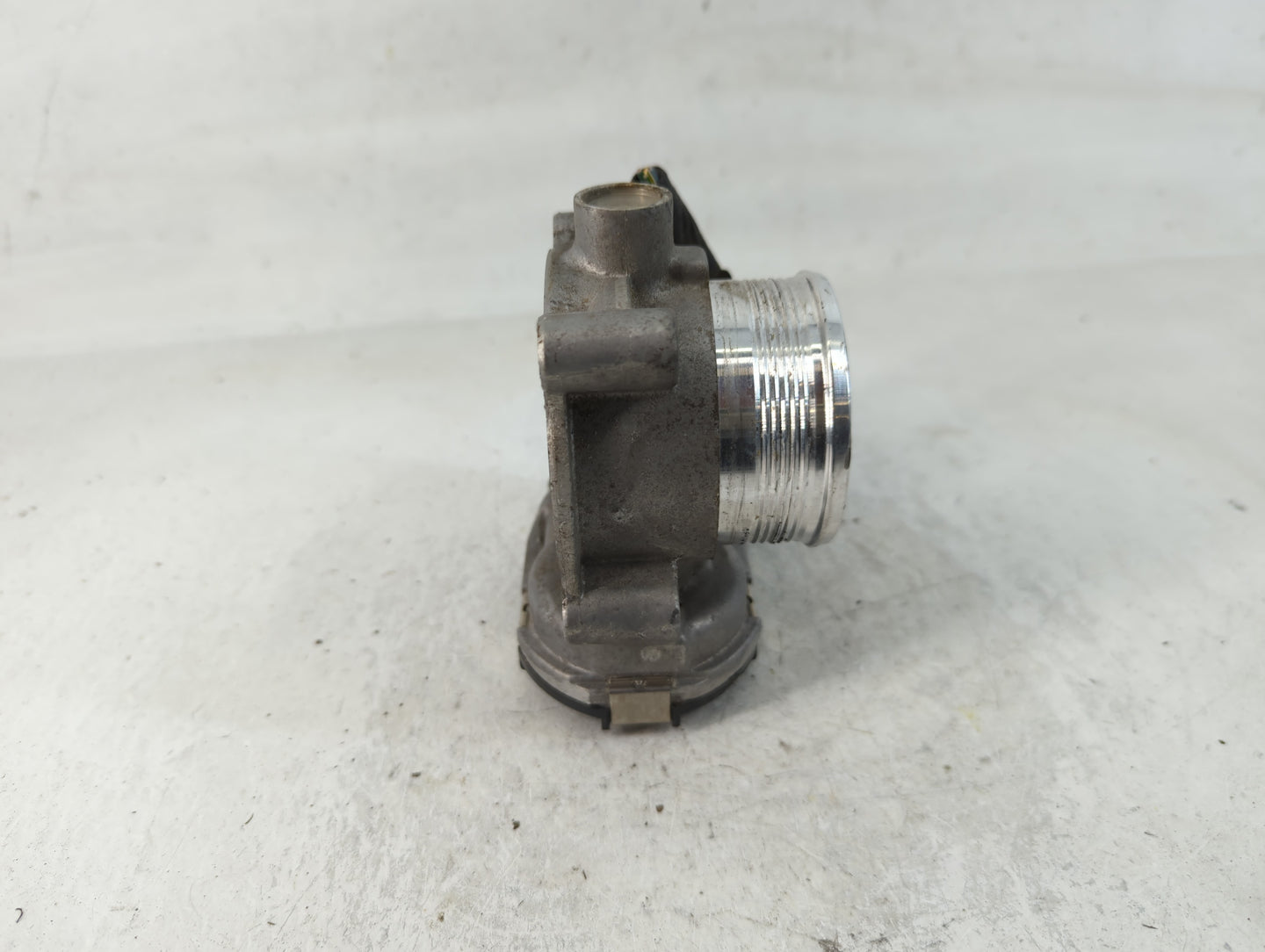 2014-2018 Ford Focus Throttle Body P/N:DS7E-9F991-BB Fits Fits 2014 2015 2016 2017 2018 2019 2020 2021 2022 OEM Used Auto Parts - Oemusedautoparts1.com