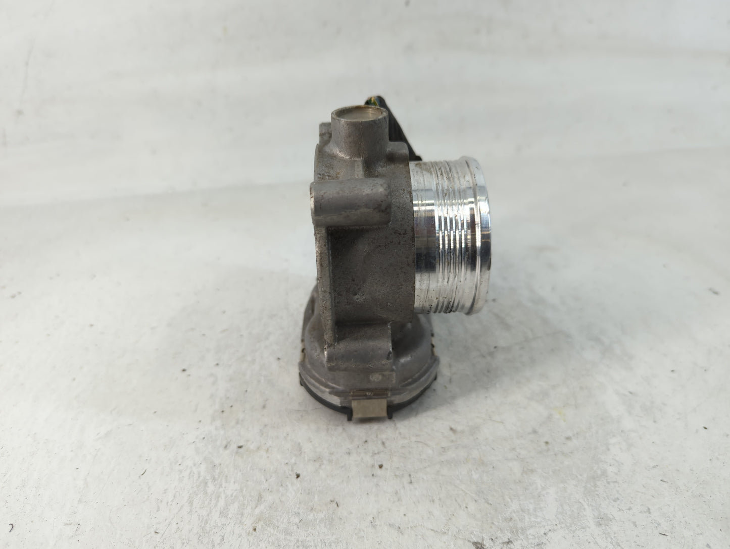 2014-2018 Ford Focus Throttle Body P/N:DS7E-9F991-BB Fits Fits 2014 2015 2016 2017 2018 2019 2020 2021 2022 OEM Used Auto Parts - Oemusedautoparts1.com