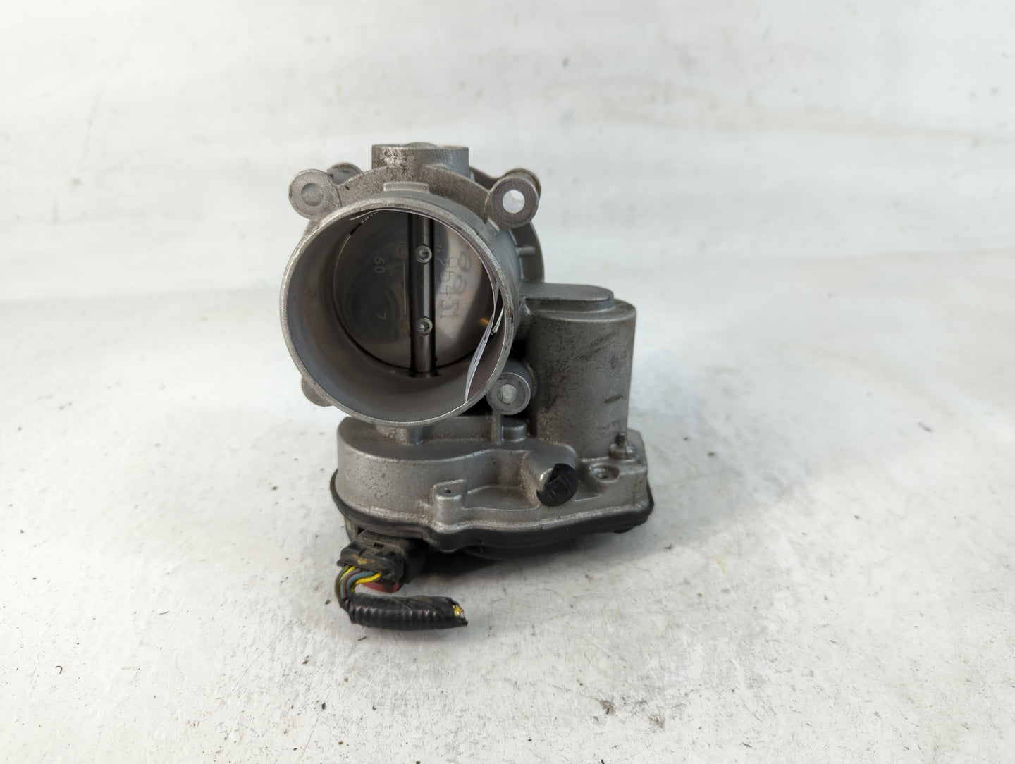 2013-2020 Ford Fusion Throttle Body P/N:DS7E-9F991-AK Fits Fits 2013 2014 2015 2016 2017 2018 2019 2020 2021 2022 OEM Used Auto Parts - Oemusedautoparts1.com