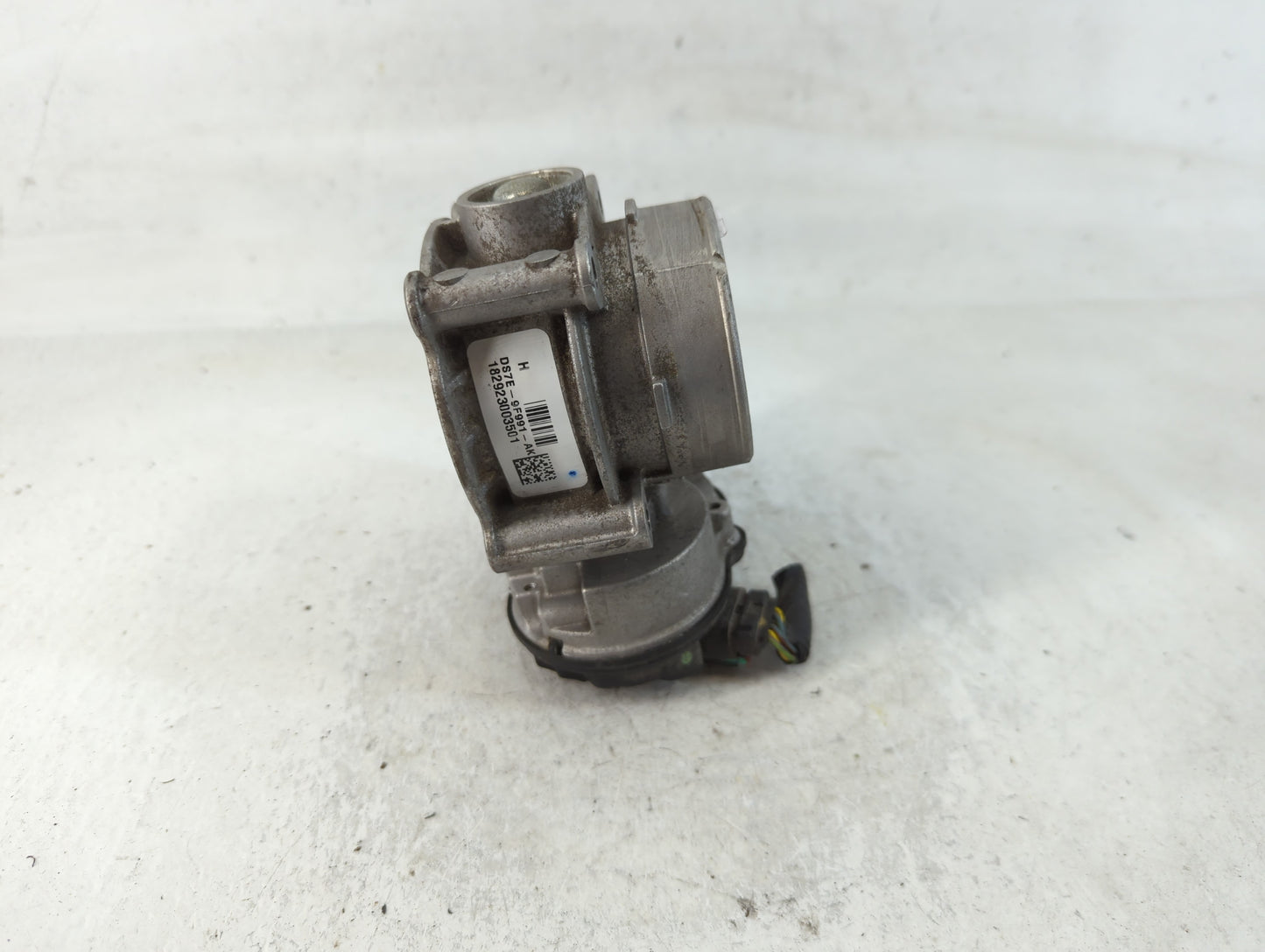 2013-2020 Ford Fusion Throttle Body P/N:DS7E-9F991-AK Fits Fits 2013 2014 2015 2016 2017 2018 2019 2020 2021 2022 OEM Used Auto Parts - Oemusedautoparts1.com