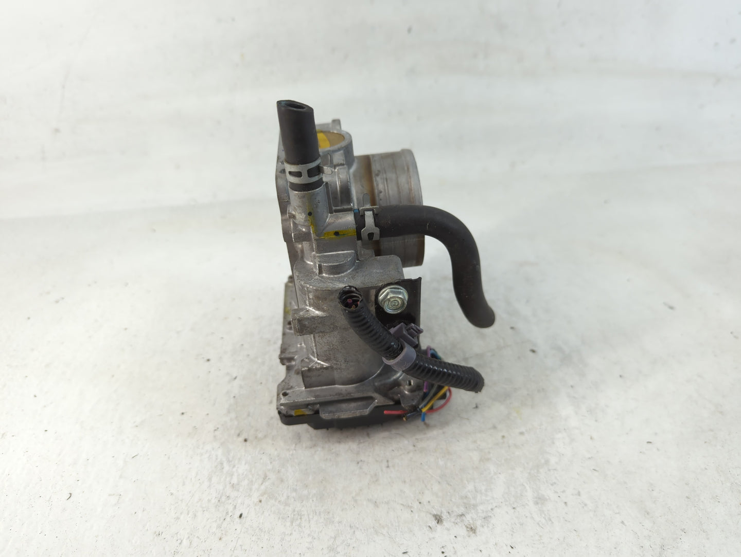 2016-2022 Honda Civic Throttle Body P/N:GMH1A M20726 Fits Fits 2016 2017 2018 2019 2020 2021 2022 OEM Used Auto Parts - Oemusedautoparts1.com