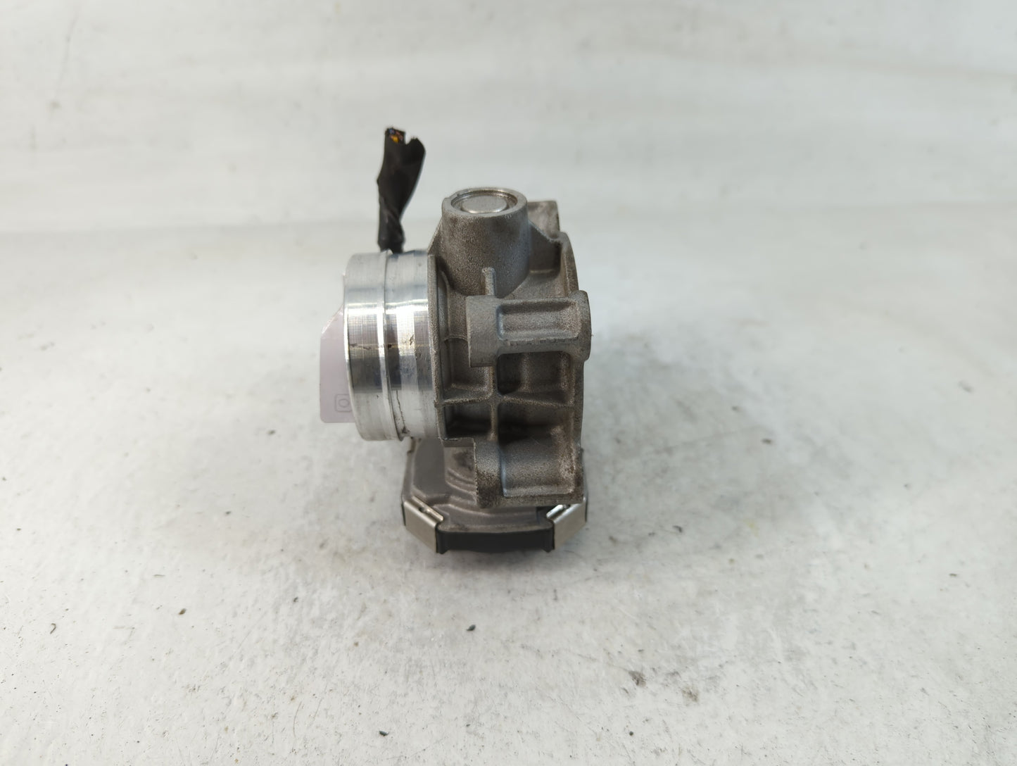2016-2019 Chevrolet Malibu Throttle Body P/N:12671379AA Fits Fits 2016 2017 2018 2019 OEM Used Auto Parts - Oemusedautoparts1.com