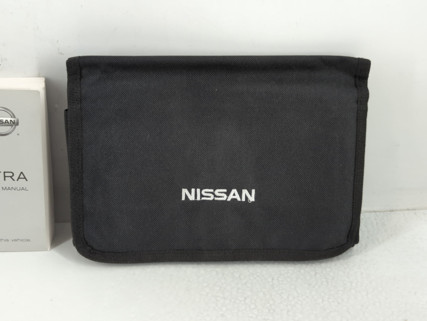 2015 Nissan Sentra Owners Manual Book Guide P/N:OM15EM OB17U1 OEM Used Auto Parts - Oemusedautoparts1.com