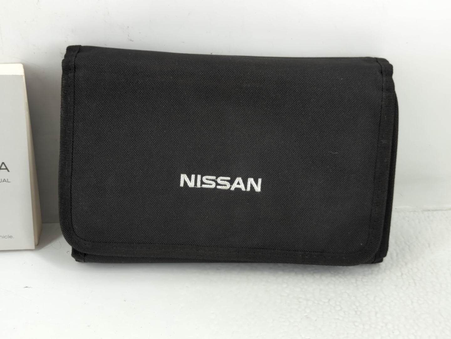 2016 Nissan Sentra Owners Manual Book Guide P/N:OM16M 0B17U1 OEM Used Auto Parts - Oemusedautoparts1.com