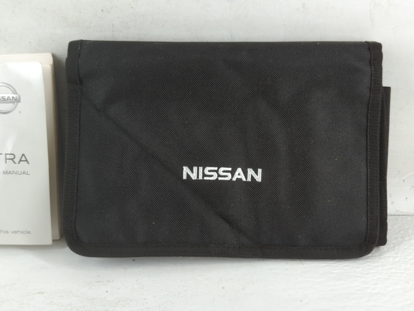 2016 Nissan Sentra Owners Manual Book Guide P/N:OM16EM 0B17U1 OEM Used Auto Parts - Oemusedautoparts1.com