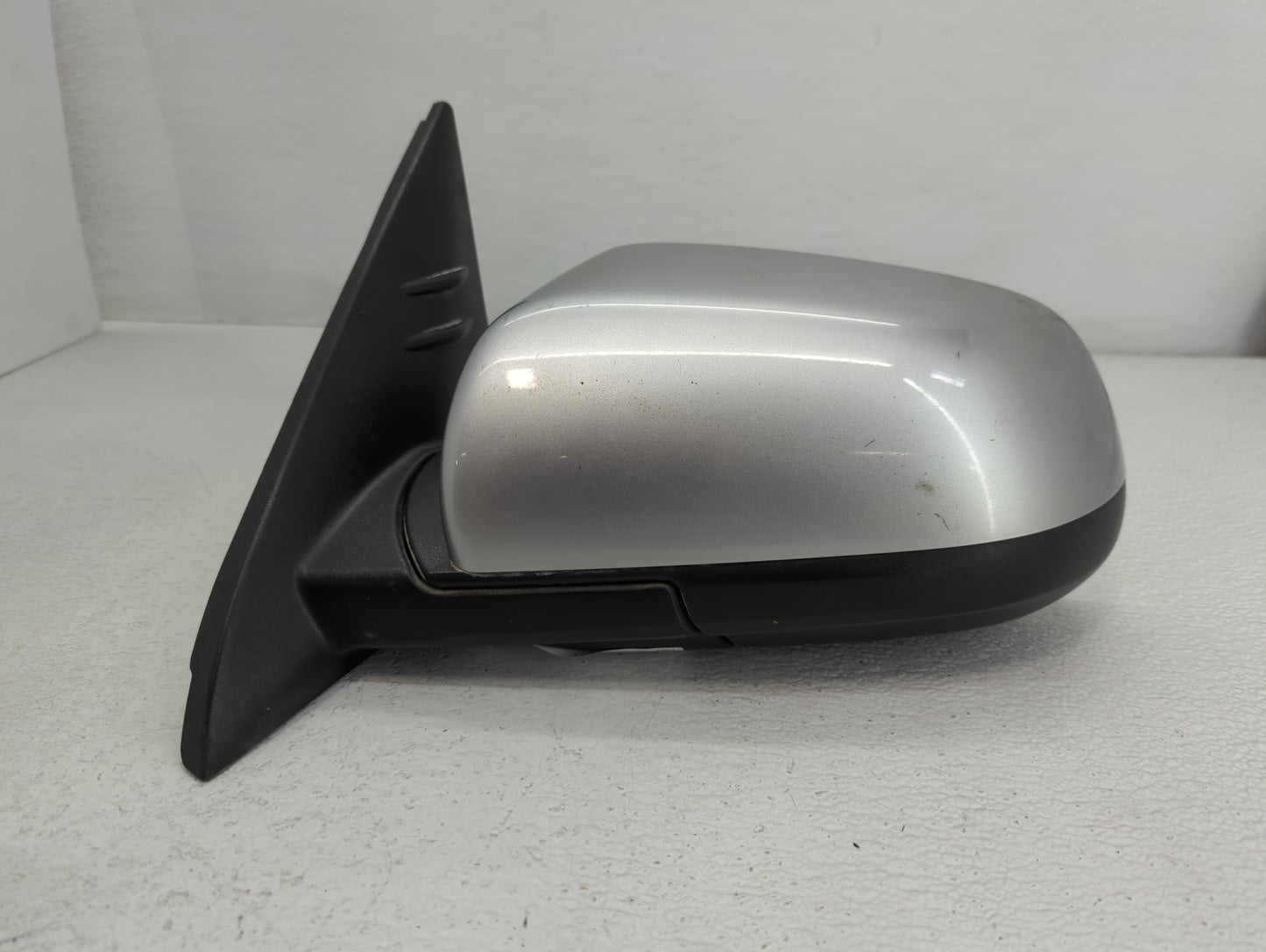 2020 Hyundai Venue Side Mirror Replacement Driver Left View Door Mirror P/N:E13049894 E13049889 Fits OEM Used Auto Parts - Oemusedautoparts1.com