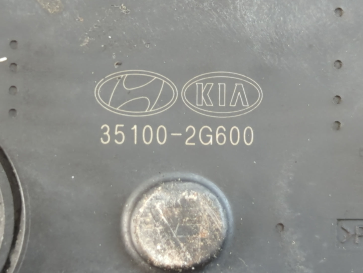 2015-2019 Hyundai Sonata Throttle Body P/N:35100-2G600 Fits Fits 2015 2016 2017 2018 2019 2020 2021 OEM Used Auto Parts - Oemusedautoparts1.com