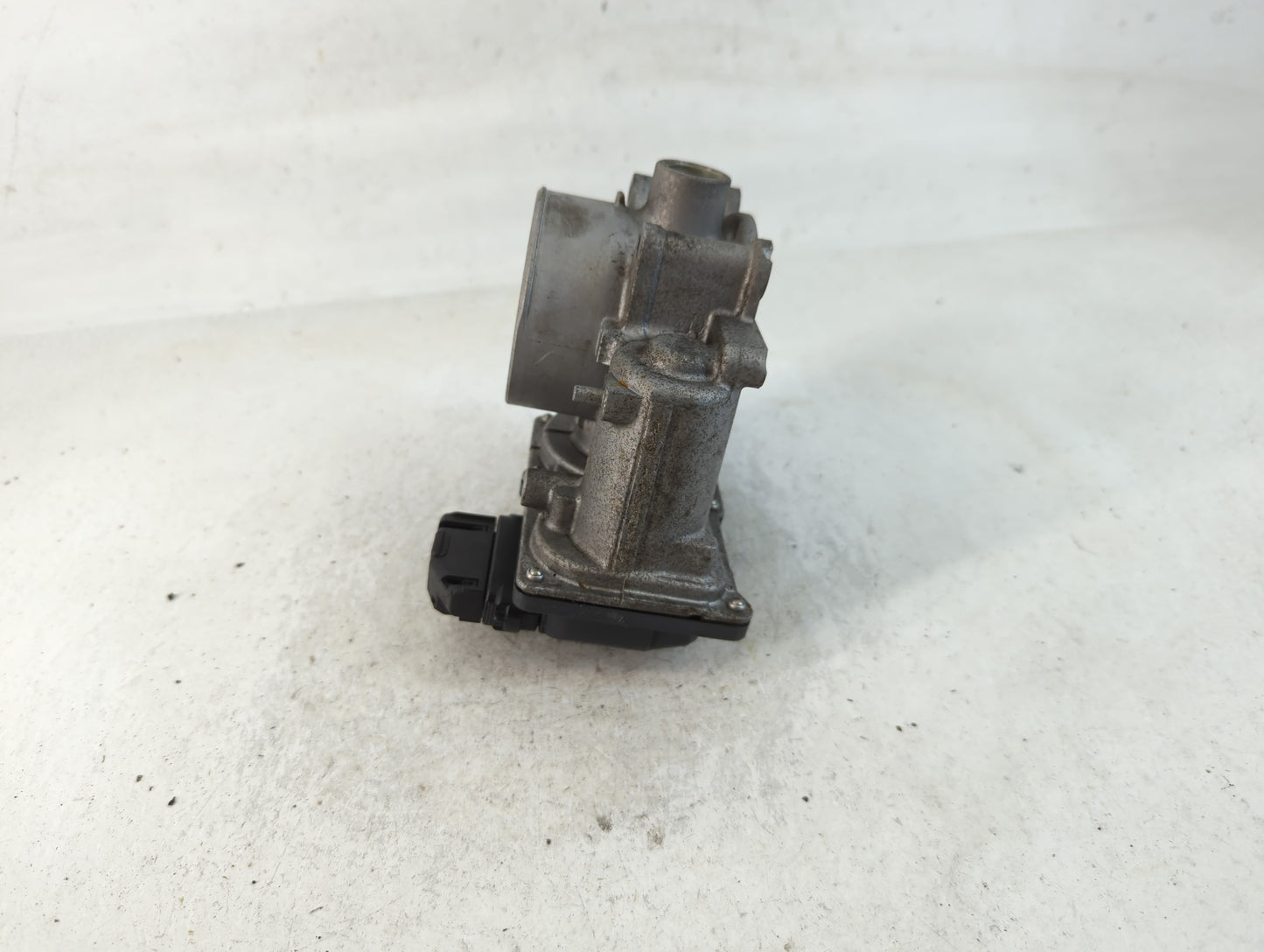2014-2017 Mazda 6 Throttle Body P/N:PY01 13 640 A 1831 C13306 4020 Fits Fits 2014 2015 2016 2017 2018 OEM Used Auto Parts - Oemusedautoparts1.com
