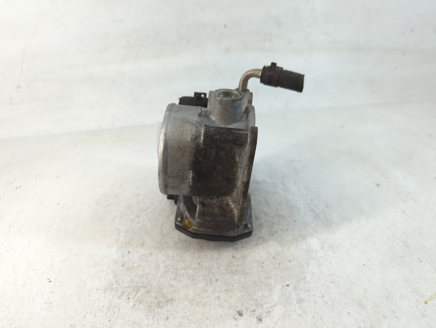 2006-2015 Lexus Is250 Throttle Body P/N:22030-31020 Fits Fits 2006 2007 2008 2009 2010 2011 2012 2013 2014 2015 OEM Used Auto Parts - Oemusedautoparts1.com