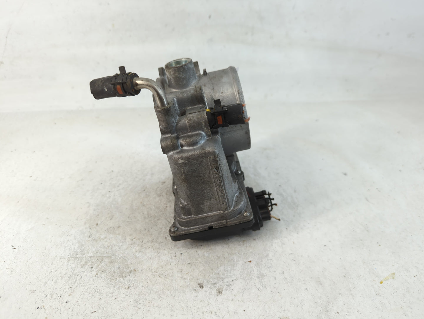 2006-2015 Lexus Is250 Throttle Body P/N:22030-31020 Fits Fits 2006 2007 2008 2009 2010 2011 2012 2013 2014 2015 OEM Used Auto Parts - Oemusedautoparts1.com