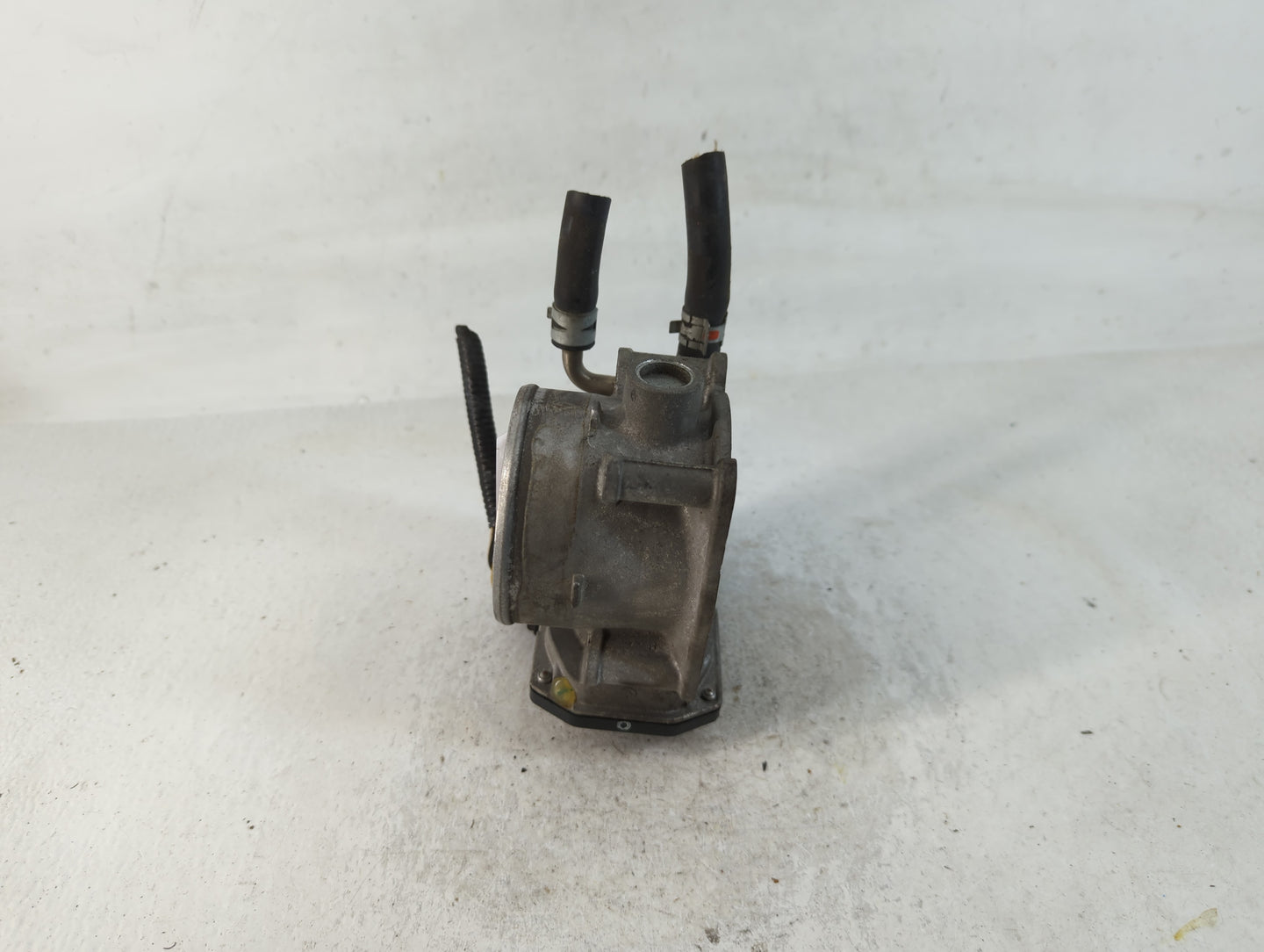 2007-2016 Toyota Sienna Throttle Body P/N:22030-0P050 Fits OEM Used Auto Parts - Oemusedautoparts1.com